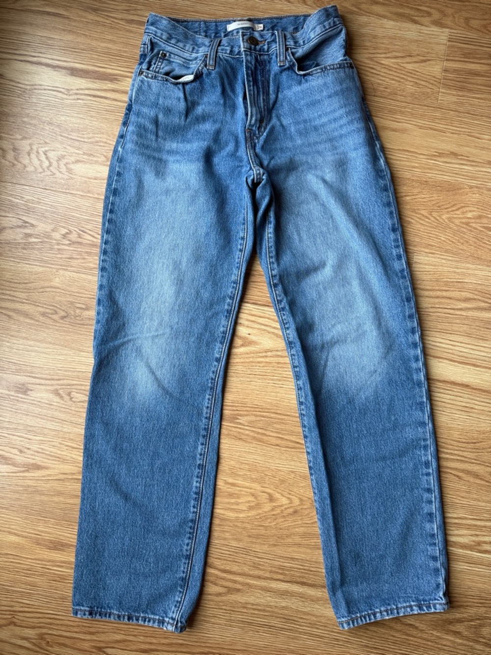 Levi’s Women’s 94 Baggy Jeans in Worn Memory